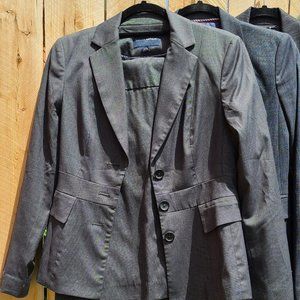 Banana Republic - Blazer & skirt (fitted) suit